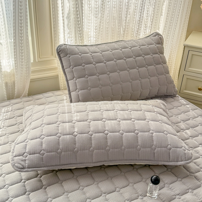 91家纺网 家纺一手货源 找家纺 优品惠 2026新款A类云感双层纱防滑隔脏防水夹棉床笠单品床笠单件 CL绅士灰(普通款)