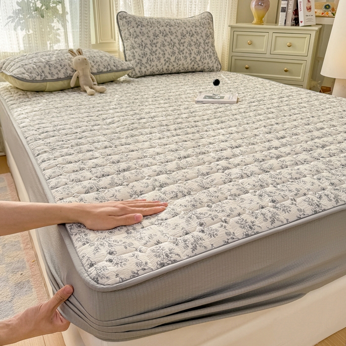 91家纺网 家纺一手货源 找家纺 优品惠 2026新款A类云感双层纱防滑隔脏防水夹棉床笠单品床笠单件 CL小苍兰(防水款)