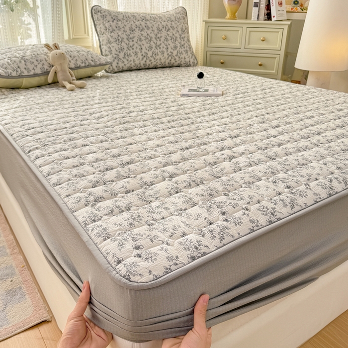 91家纺网 家纺一手货源 找家纺 优品惠 2026新款A类云感双层纱防滑隔脏防水夹棉床笠单品床笠单件 CL小苍兰(防水款)