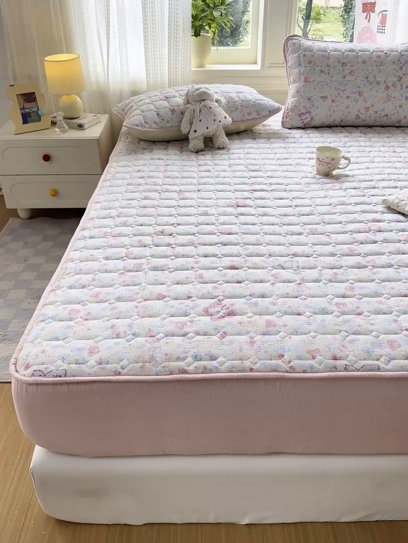 91家纺网 家纺一手货源 找家纺 优品惠 2026新款A类云感双层纱防滑隔脏防水夹棉床笠单品床笠单件 CL繁华蝶影(防水款)