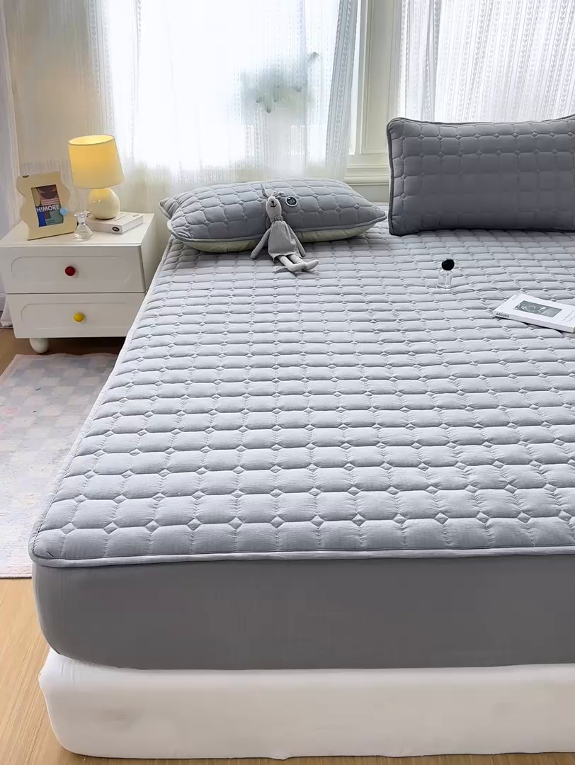 91家纺网 家纺一手货源 找家纺 优品惠 2026新款A类云感双层纱防滑隔脏防水夹棉床笠单品床笠单件 CL绅士灰(防水款)