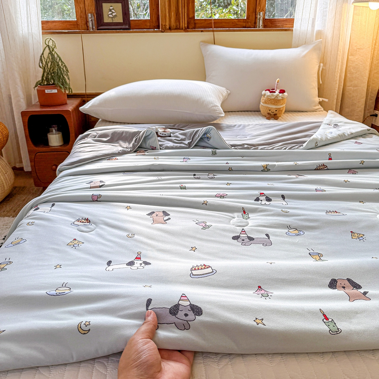 91家纺网 家纺一手货源 找家纺 梦恬佳 2026新款牛奶丝针织棉夏凉被空调被 蛋糕小狗