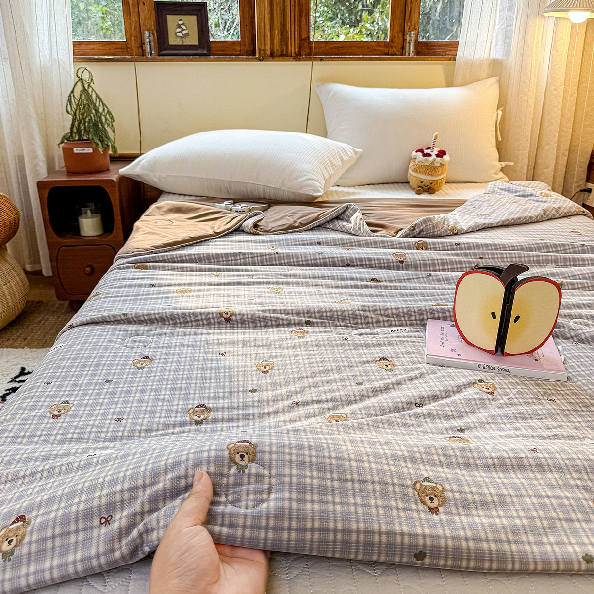 91家纺网 家纺一手货源 找家纺 梦恬佳 2026新款牛奶丝针织棉夏凉被空调被 快乐小熊