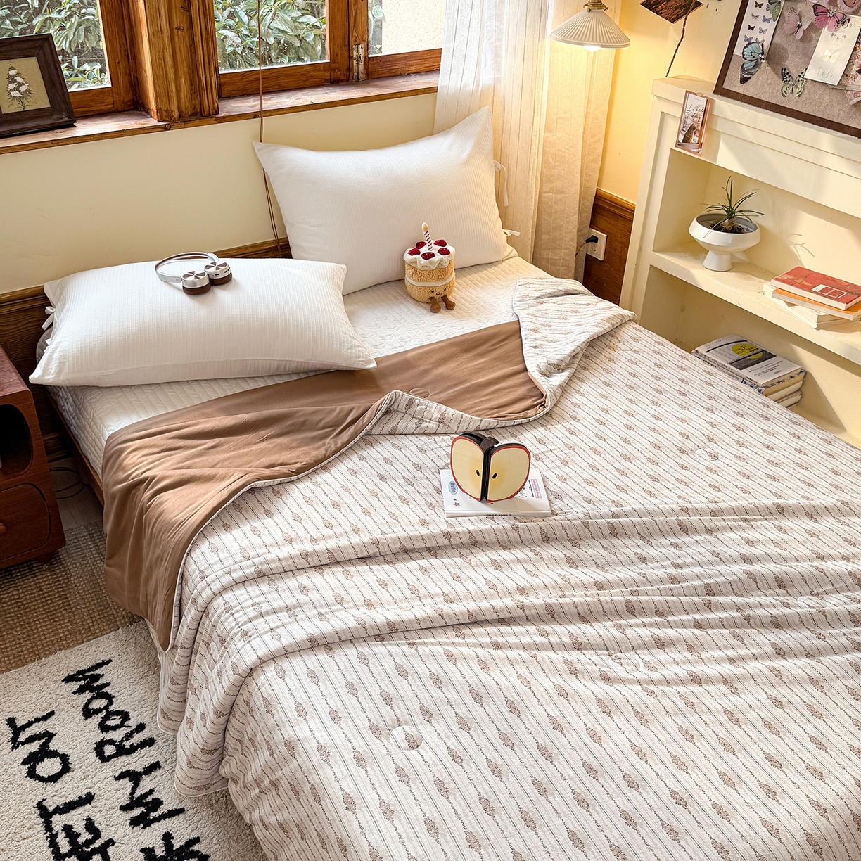 91家纺网 家纺一手货源 找家纺 梦恬佳 2026新款牛奶丝针织棉夏凉被空调被 莱茵咖