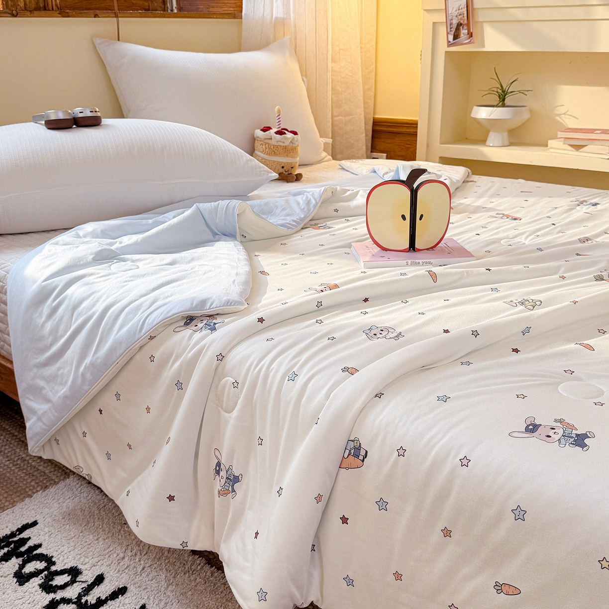 91家纺网 家纺一手货源 找家纺 梦恬佳 2026新款牛奶丝针织棉夏凉被空调被 萝卜兔