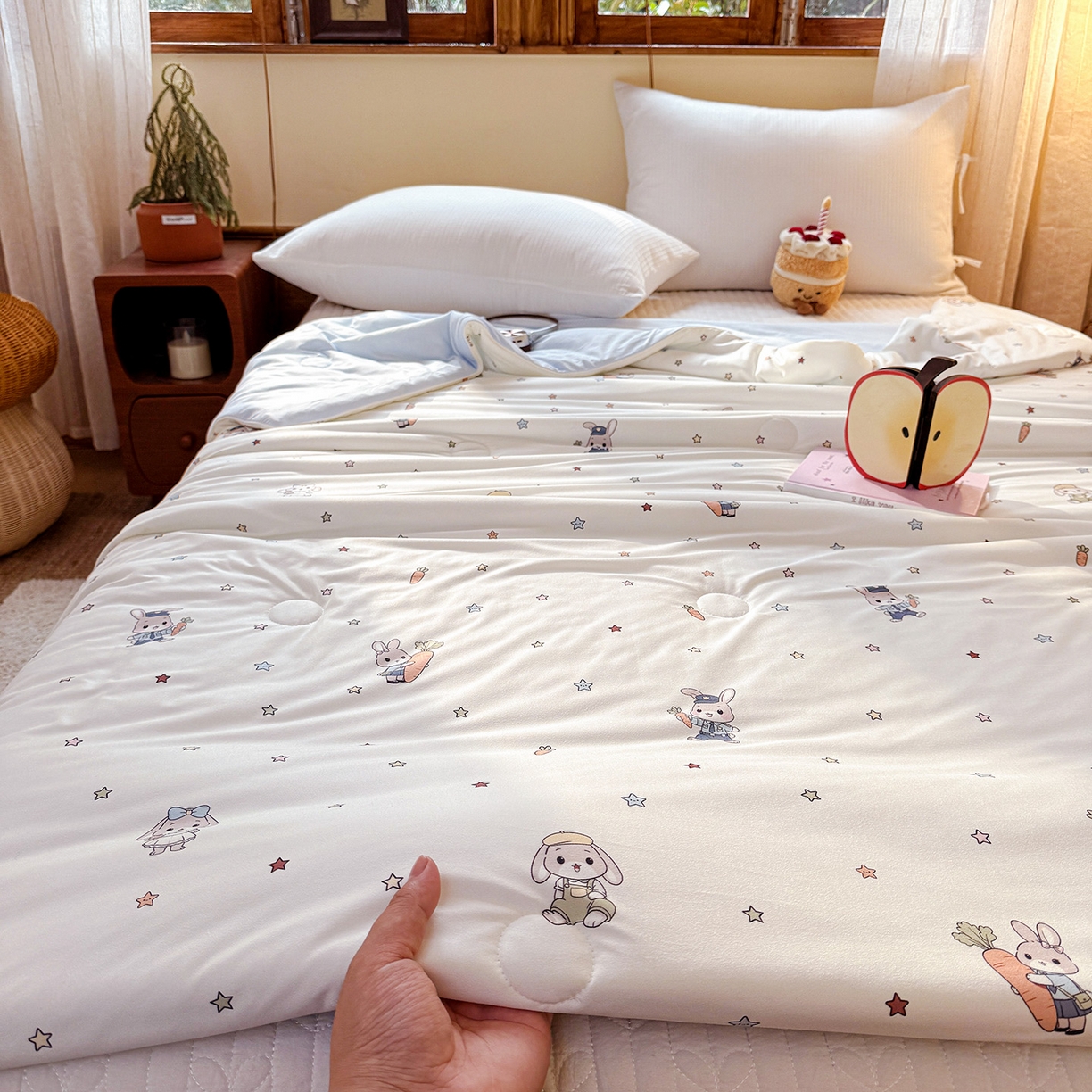 91家纺网 家纺一手货源 找家纺 梦恬佳 2026新款牛奶丝针织棉夏凉被空调被 萝卜兔