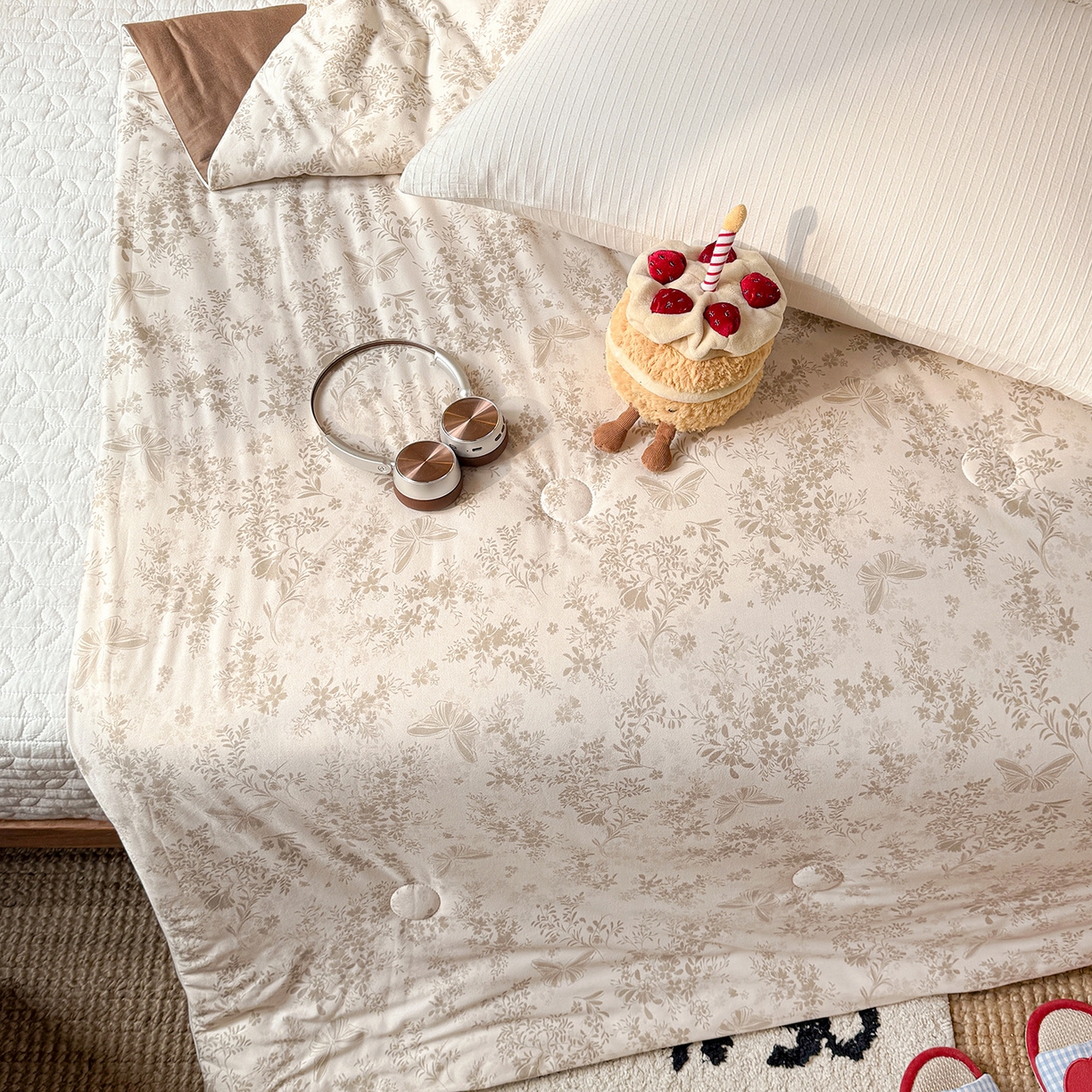 91家纺网 家纺一手货源 找家纺 梦恬佳 2026新款牛奶丝针织棉夏凉被空调被 洛克庄园