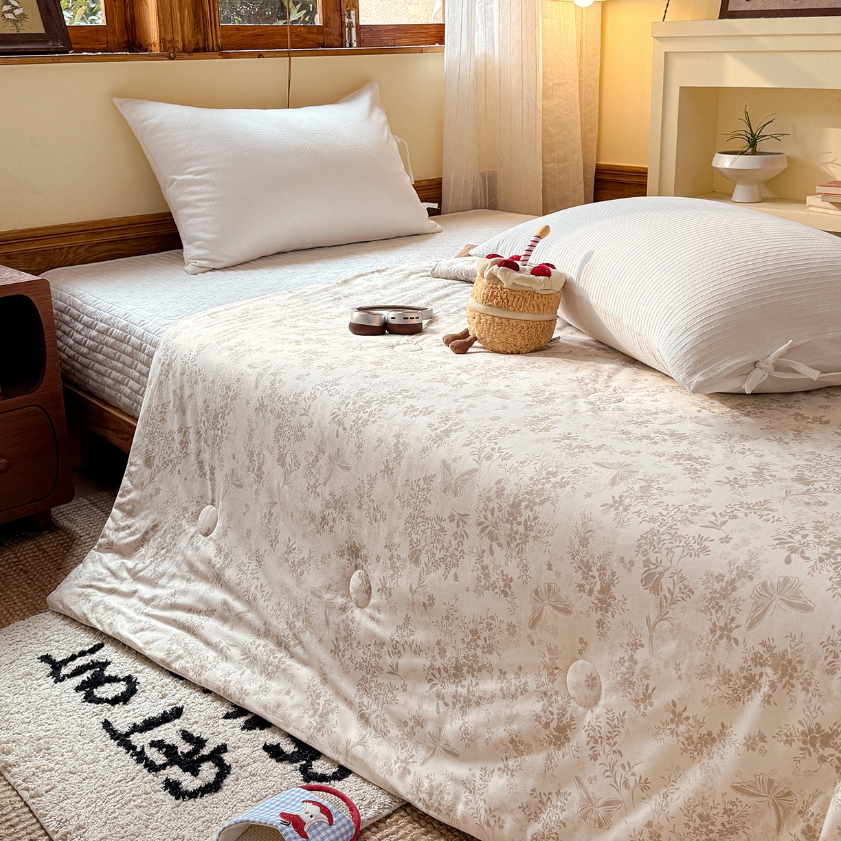 91家纺网 家纺一手货源 找家纺 梦恬佳 2026新款牛奶丝针织棉夏凉被空调被 洛克庄园