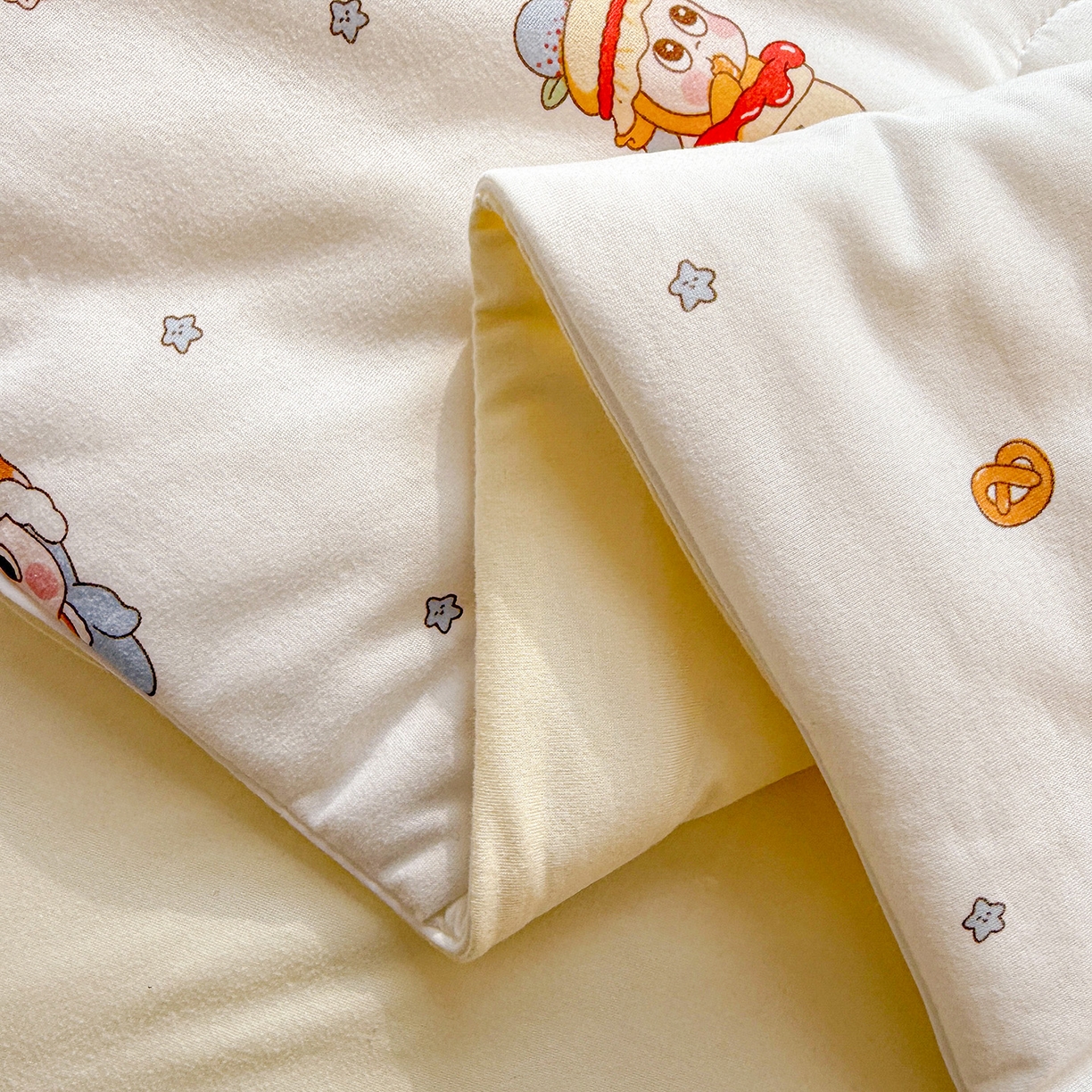 91家纺网 家纺一手货源 找家纺 梦恬佳 2026新款牛奶丝针织棉夏凉被空调被 奶油星星