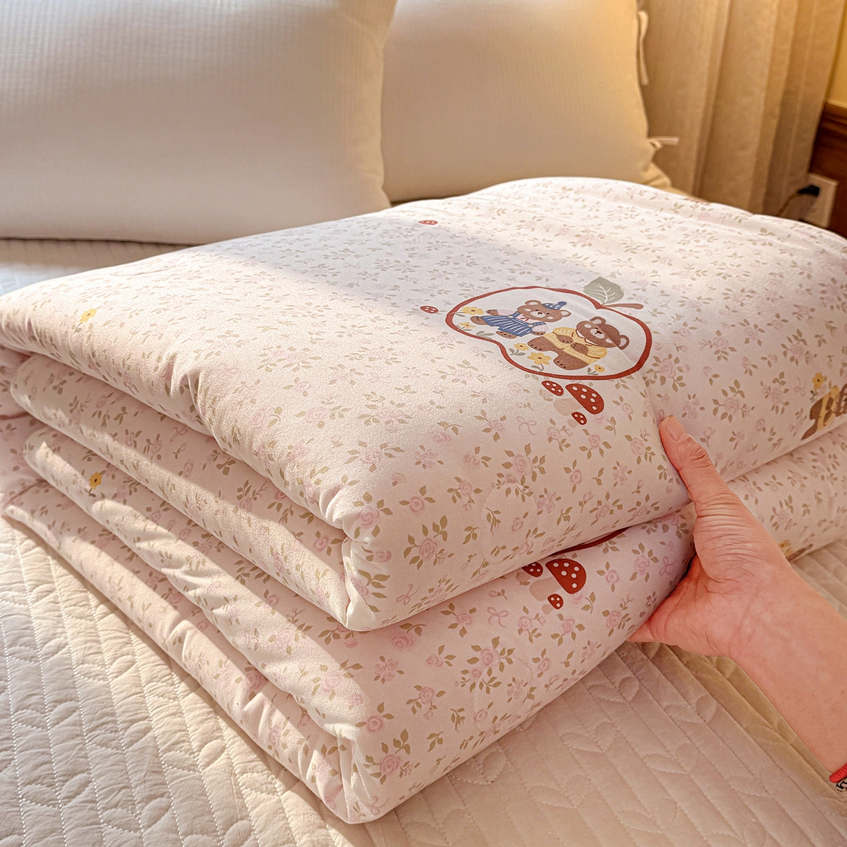 梦恬佳 2026新款牛奶丝针织棉夏凉被空调被 苹果熊