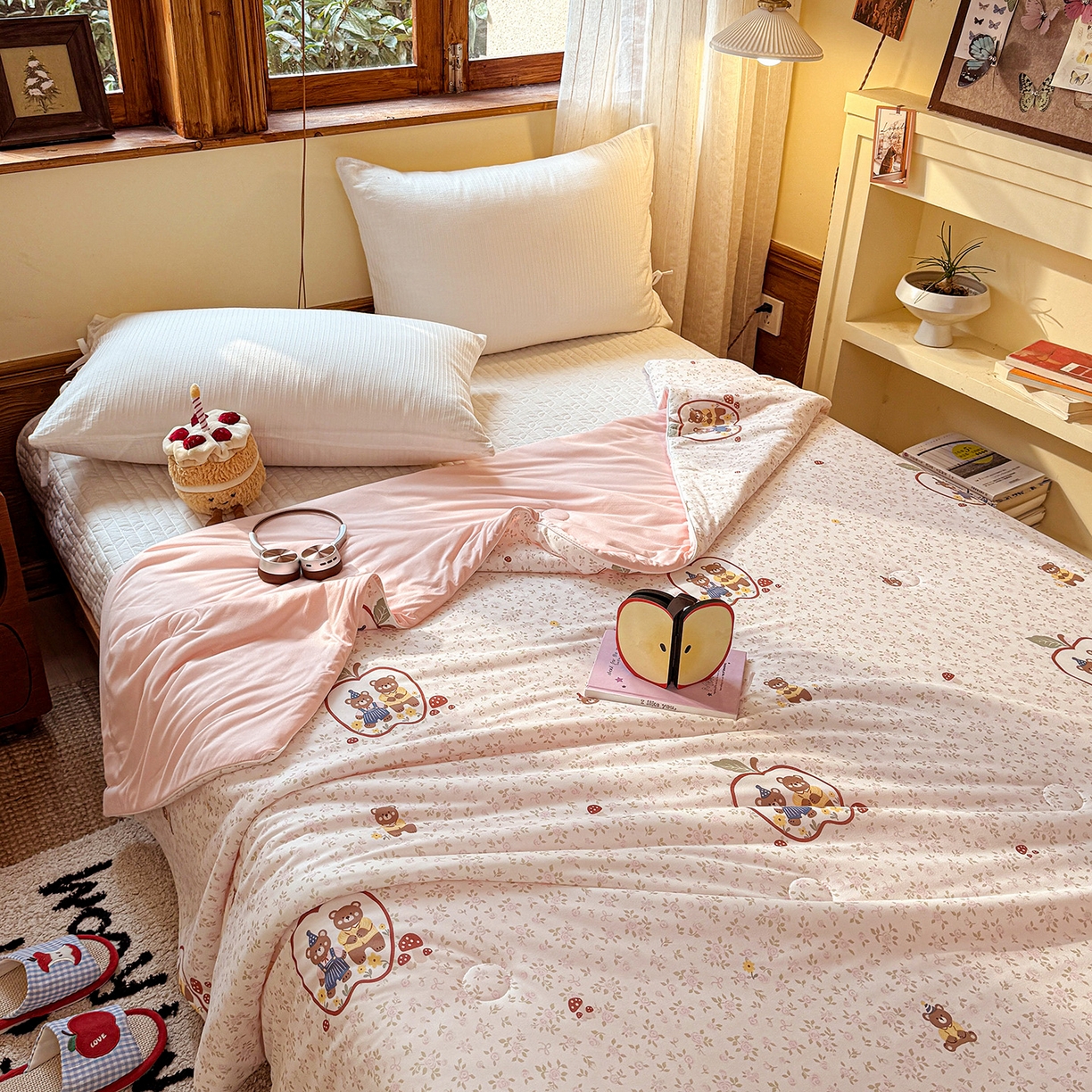 91家纺网 家纺一手货源 找家纺 梦恬佳 2026新款牛奶丝针织棉夏凉被空调被 苹果熊