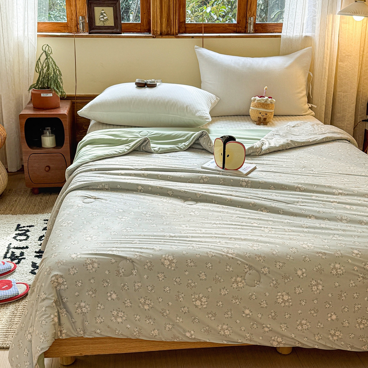 91家纺网 家纺一手货源 找家纺 梦恬佳 2026新款牛奶丝针织棉夏凉被空调被 蔷薇