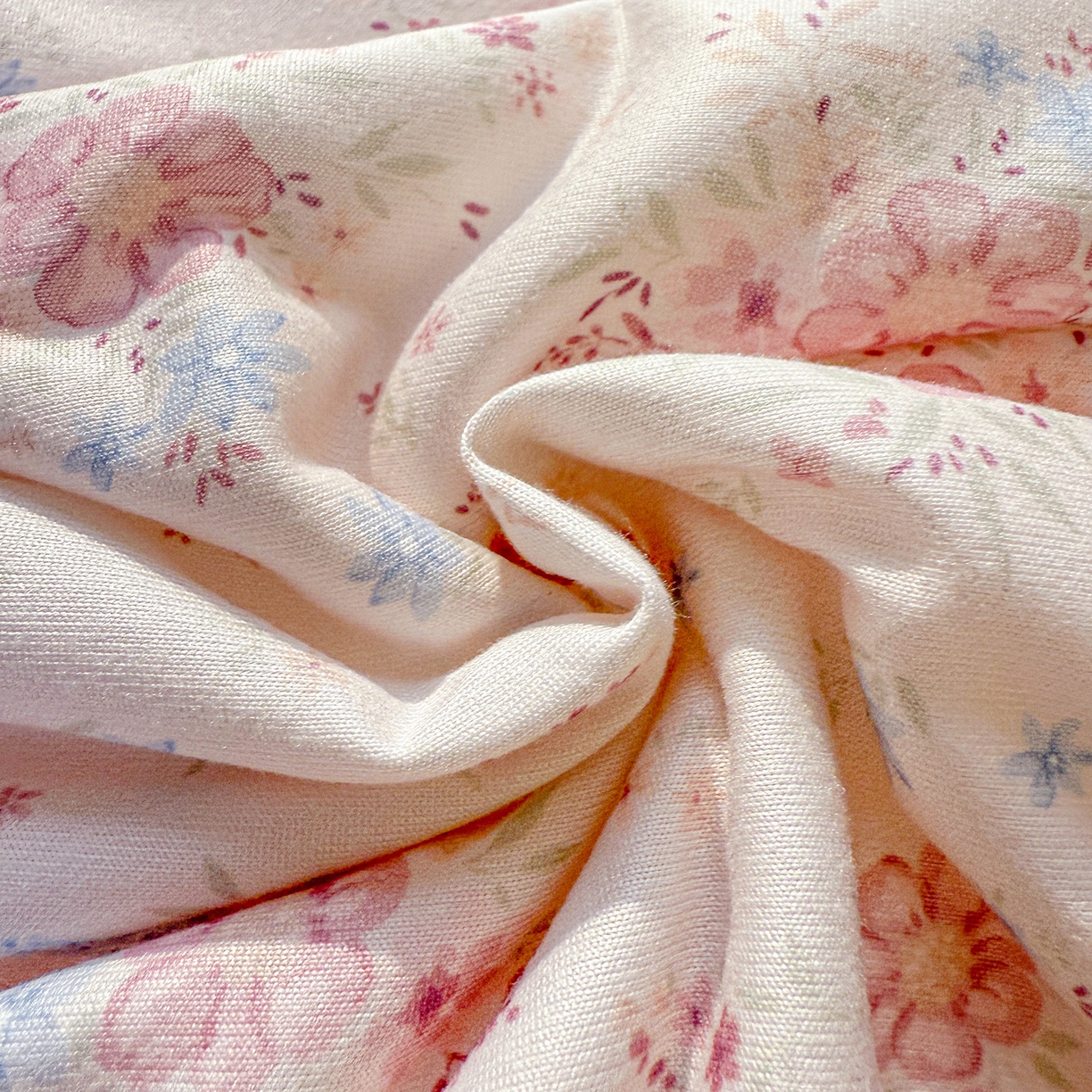 91家纺网 家纺一手货源 找家纺 梦恬佳 2026新款牛奶丝针织棉夏凉被空调被 邂逅花海