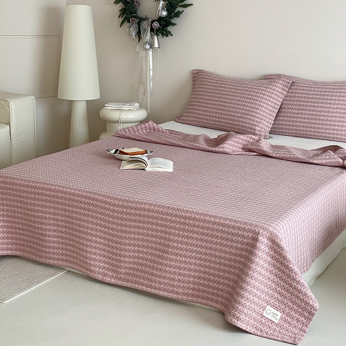 91家纺网 家纺一手货源 找家纺 麻依 2026新款安心棉床盖三件全棉四层纱布床单系列 点点星-粉色