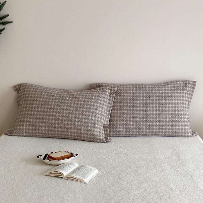 91家纺网 家纺一手货源 找家纺 麻依 2026新款安心棉床盖三件全棉四层纱布床单系列 点点星-浅咖