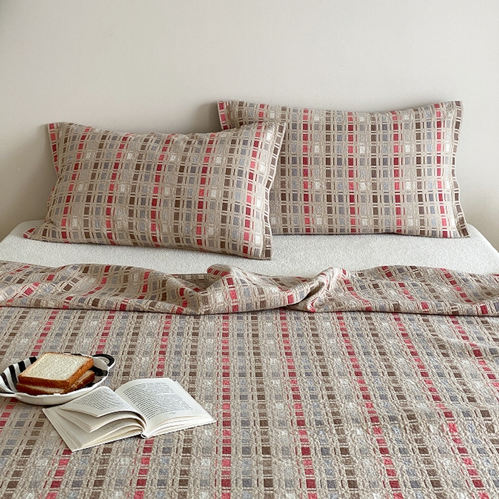 91家纺网 家纺一手货源 找家纺 麻依 2026新款安心棉床盖三件全棉四层纱布床单系列 方格-彩色