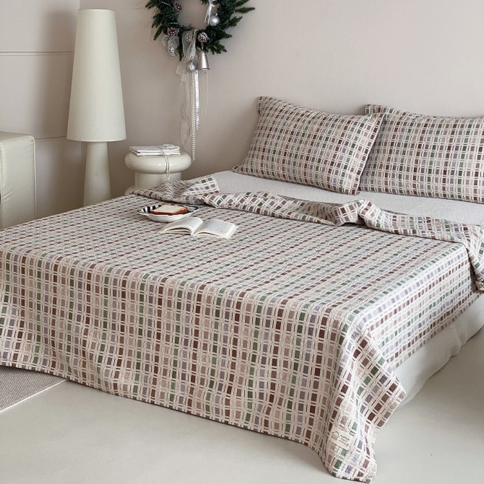 91家纺网 家纺一手货源 找家纺 麻依 2026新款安心棉床盖三件全棉四层纱布床单系列 方格-咖色