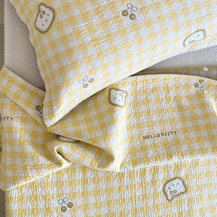 91家纺网 家纺一手货源 找家纺 麻依 2026新款安心棉床盖三件全棉四层纱布床单系列 卡通小猫-亮黄