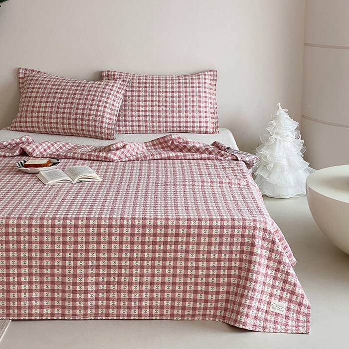 91家纺网 家纺一手货源 找家纺 麻依 2026新款安心棉床盖三件全棉四层纱布床单系列 小花-粉色