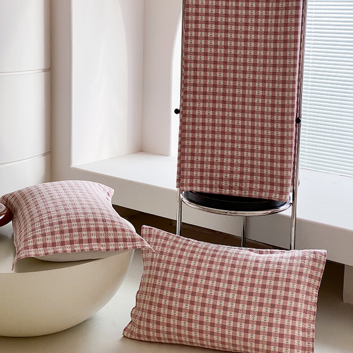 91家纺网 家纺一手货源 找家纺 麻依 2026新款安心棉床盖三件全棉四层纱布床单系列 小花-粉色