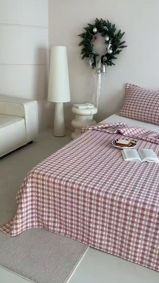 91家纺网 家纺一手货源 找家纺 麻依 2026新款安心棉床盖三件全棉四层纱布床单系列 小花-粉色