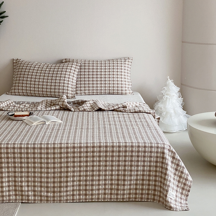 91家纺网 家纺一手货源 找家纺 麻依 2026新款安心棉床盖三件全棉四层纱布床单系列 小花-咖色