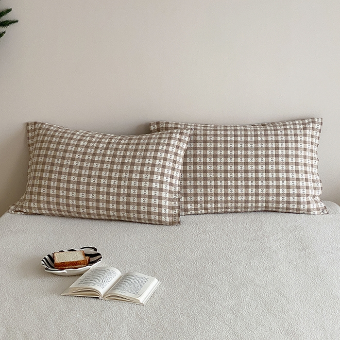 91家纺网 家纺一手货源 找家纺 麻依 2026新款安心棉床盖三件全棉四层纱布床单系列 小花-咖色