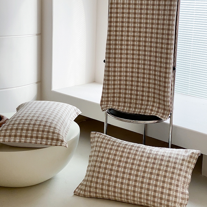 91家纺网 家纺一手货源 找家纺 麻依 2026新款安心棉床盖三件全棉四层纱布床单系列 小花-咖色