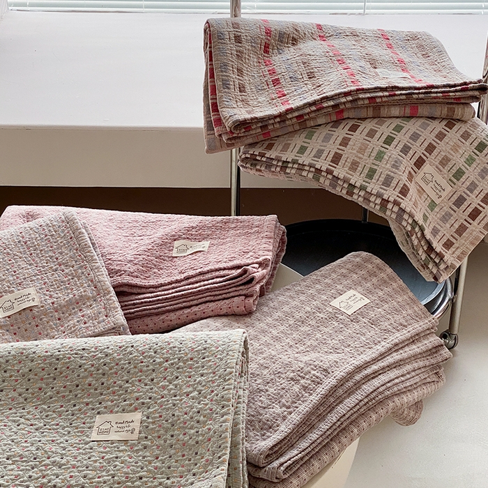 91家纺网 家纺一手货源 找家纺 麻依 2026新款安心棉床盖三件全棉四层纱布床单系列 组合图仅展示