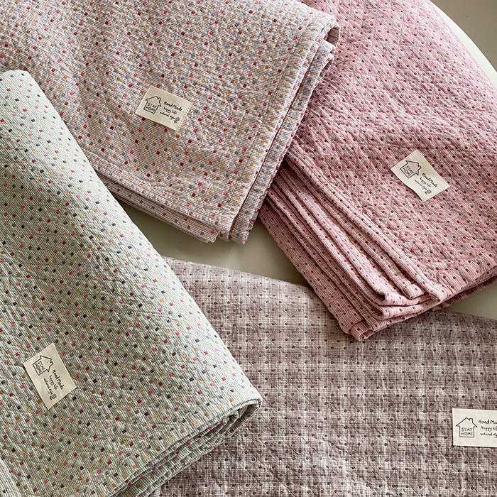 91家纺网 家纺一手货源 找家纺 麻依 2026新款安心棉床盖三件全棉四层纱布床单系列 组合图仅展示