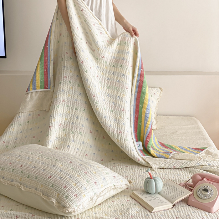 91家纺网 家纺一手货源 找家纺 麻依 2026新款韩国花边床盖三件套系列 多彩樱桃