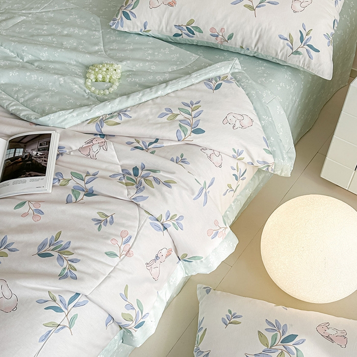 91家纺网 家纺一手货源 找家纺 宝士康家纺 2026新款10A抗菌全棉夏被四件套（床笠款）兔兔乐园