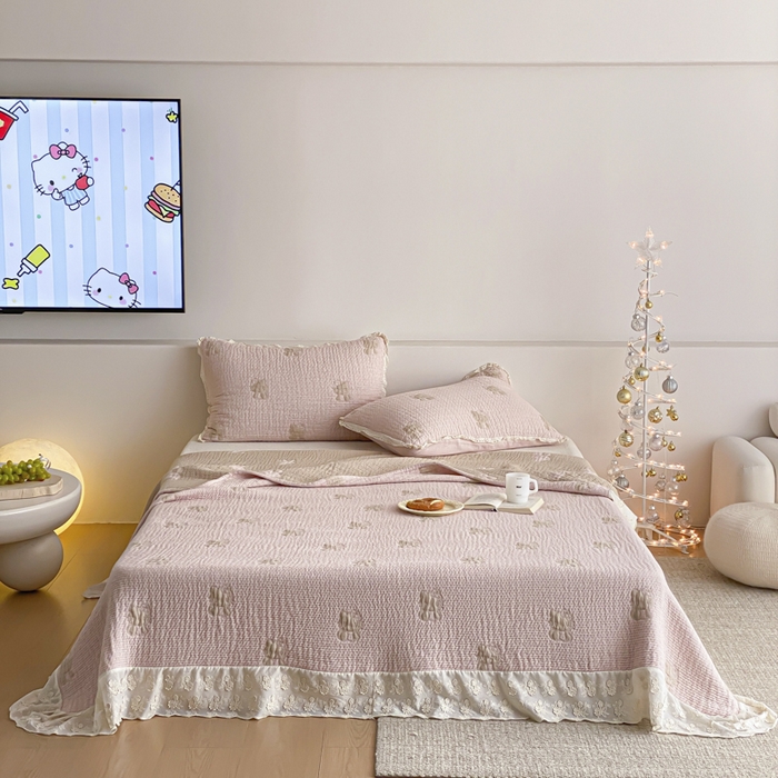 91家纺网 家纺一手货源 找家纺 麻依 2026新款韩国花边床盖三件套系列 粉皮猫