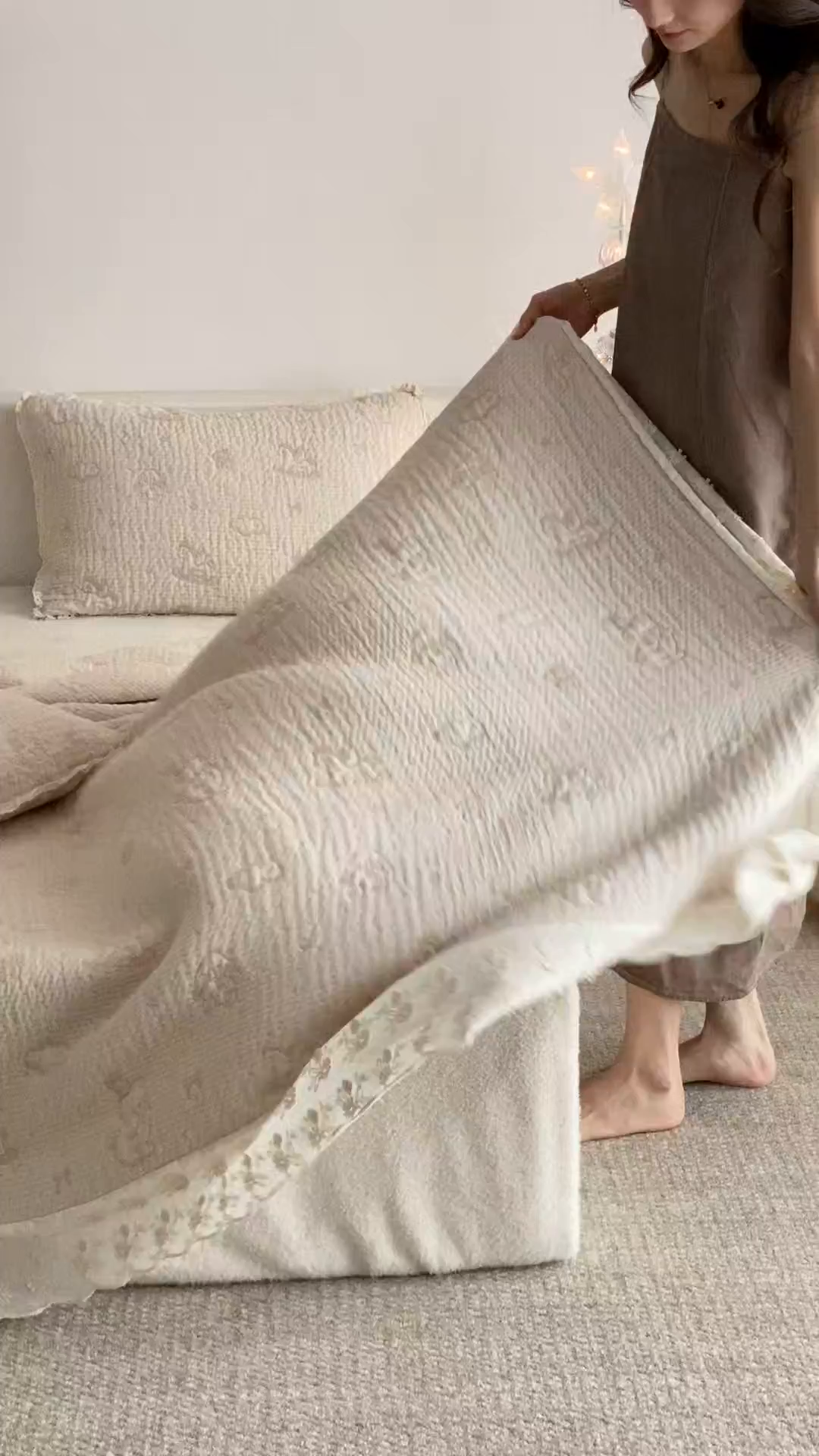 91家纺网 家纺一手货源 找家纺 麻依 2026新款韩国花边床盖三件套系列 木马小熊-驼