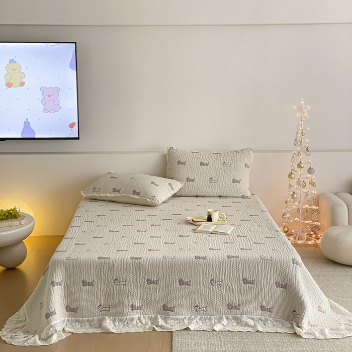 91家纺网 家纺一手货源 找家纺 麻依 2026新款韩国花边床盖三件套系列 皮皮小狗