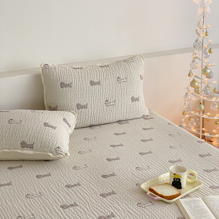 91家纺网 家纺一手货源 找家纺 麻依 2026新款韩国花边床盖三件套系列 皮皮小狗