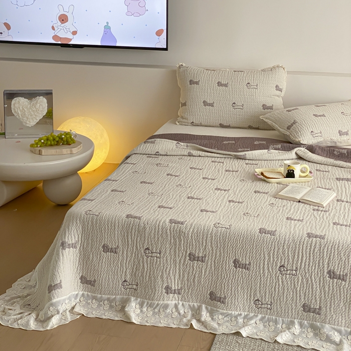 91家纺网 家纺一手货源 找家纺 麻依 2026新款韩国花边床盖三件套系列 皮皮小狗