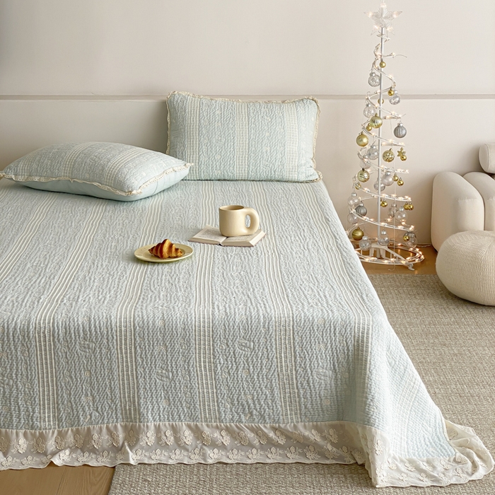 91家纺网 家纺一手货源 找家纺 麻依 2026新款韩国花边床盖三件套系列 甜心小猫-水蓝