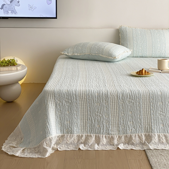 91家纺网 家纺一手货源 找家纺 麻依 2026新款韩国花边床盖三件套系列 甜心小猫-水蓝