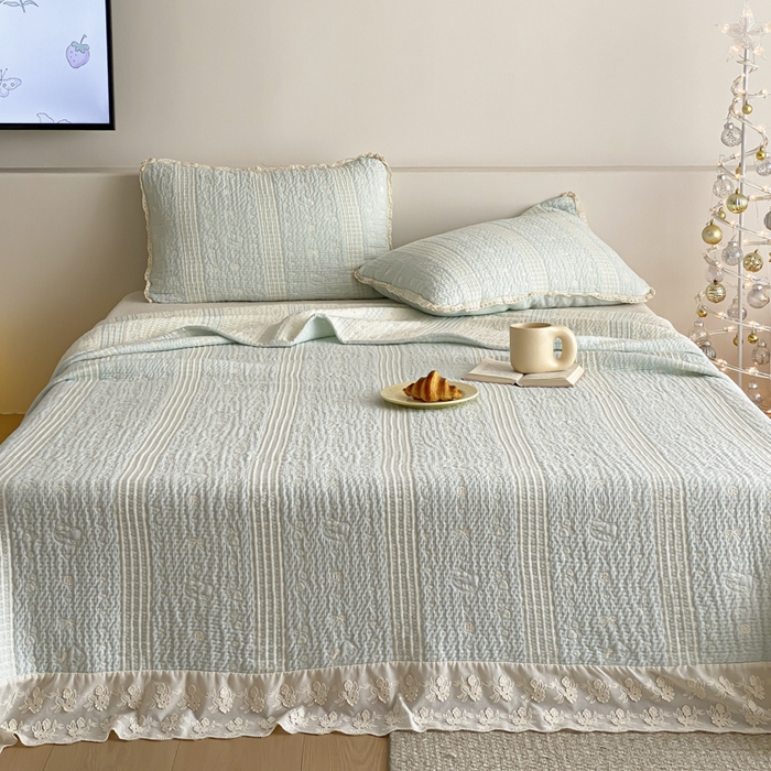 91家纺网 家纺一手货源 找家纺 麻依 2026新款韩国花边床盖三件套系列 甜心小猫-水蓝