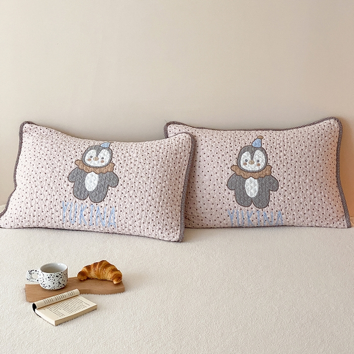 91家纺网 家纺一手货源 找家纺 麻依 2026新款软萌纱布床盖三件套系列 豆豆企鹅