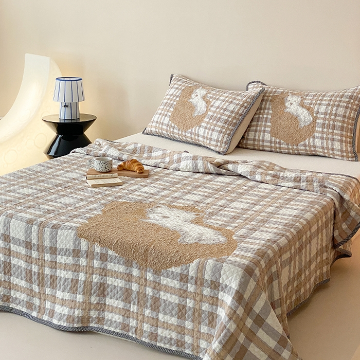 91家纺网 家纺一手货源 找家纺 麻依 2026新款软萌纱布床盖三件套系列 懒床小狗