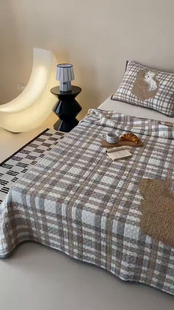 91家纺网 家纺一手货源 找家纺 麻依 2026新款软萌纱布床盖三件套系列 懒床小狗