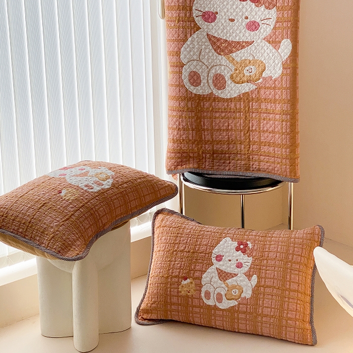 91家纺网 家纺一手货源 找家纺 麻依 2026新款软萌纱布床盖三件套系列 胖胖猫