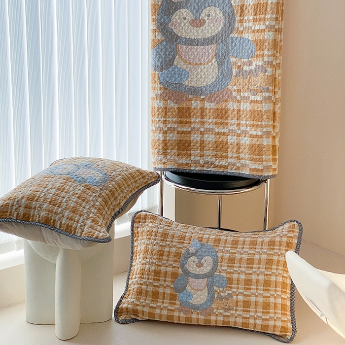 91家纺网 家纺一手货源 找家纺 麻依 2026新款软萌纱布床盖三件套系列 胖胖企鹅