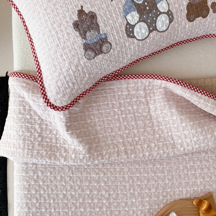 91家纺网 家纺一手货源 找家纺 麻依 2026新款软萌纱布床盖三件套系列 桃心KT