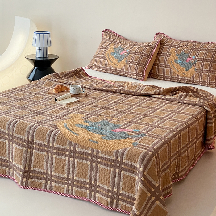 91家纺网 家纺一手货源 找家纺 麻依 2026新款软萌纱布床盖三件套系列 香蕉小猫