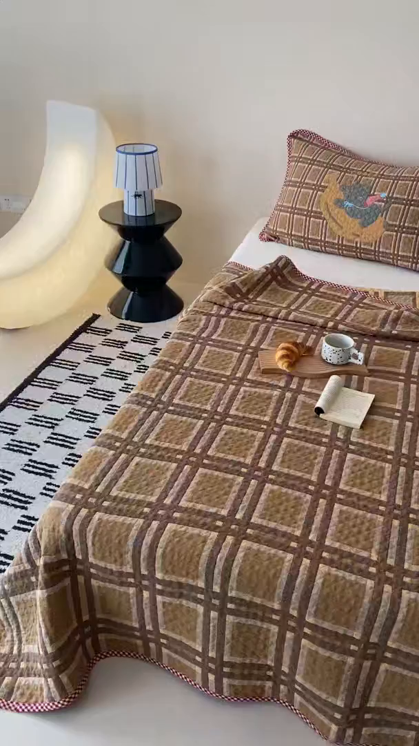 91家纺网 家纺一手货源 找家纺 麻依 2026新款软萌纱布床盖三件套系列 香蕉小猫