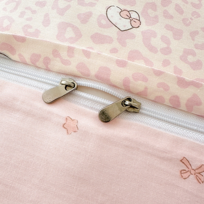 91家纺网 家纺一手货源 找家纺 拾物记 2026新款第二批A类新疆全棉12868单品被套系列（提供买家秀和A类质检报告） 豹纹KT粉