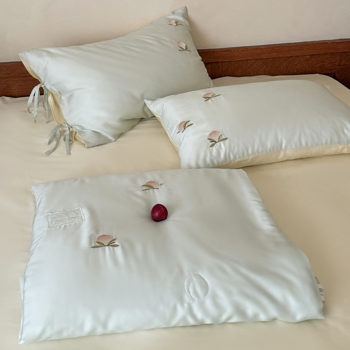 91家纺网 家纺一手货源 找家纺 （总）鹿班家居 2026新款60S兰精天丝刺绣夏被夏凉被空调被-粉色桃桃（标准会员-20元）